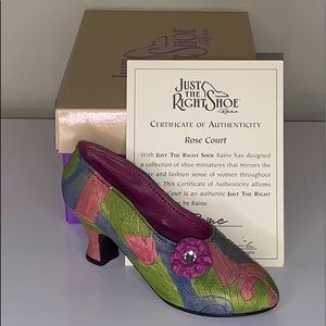 Just the Right Shoe Rose Court